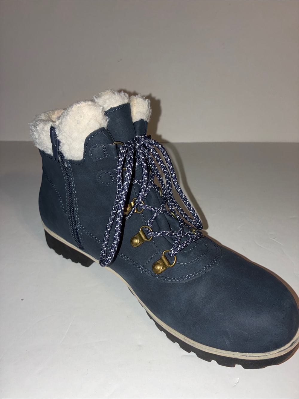 JBU, Women’s 10, Navy and Beige Faux Fur Winter Ankle Boots